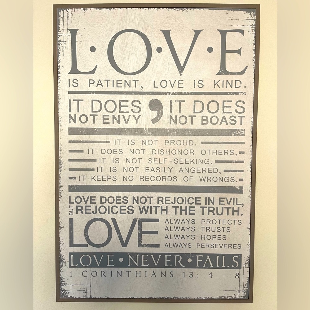 Kirklands Brand - love sign